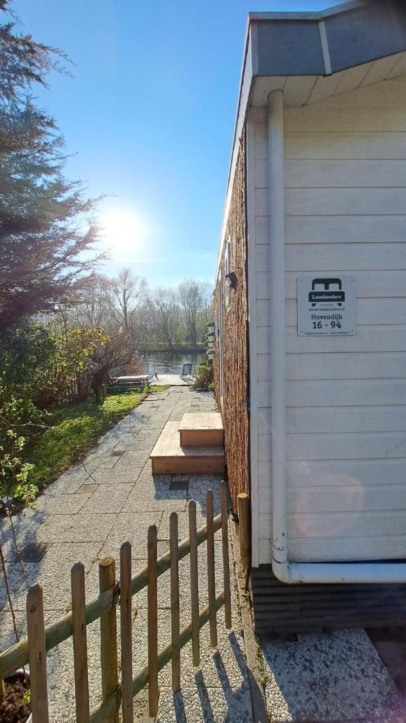 Het Witte Chalet Aan Het Water Van Monumentaal Fort Ooltgensplaat Екстериор снимка